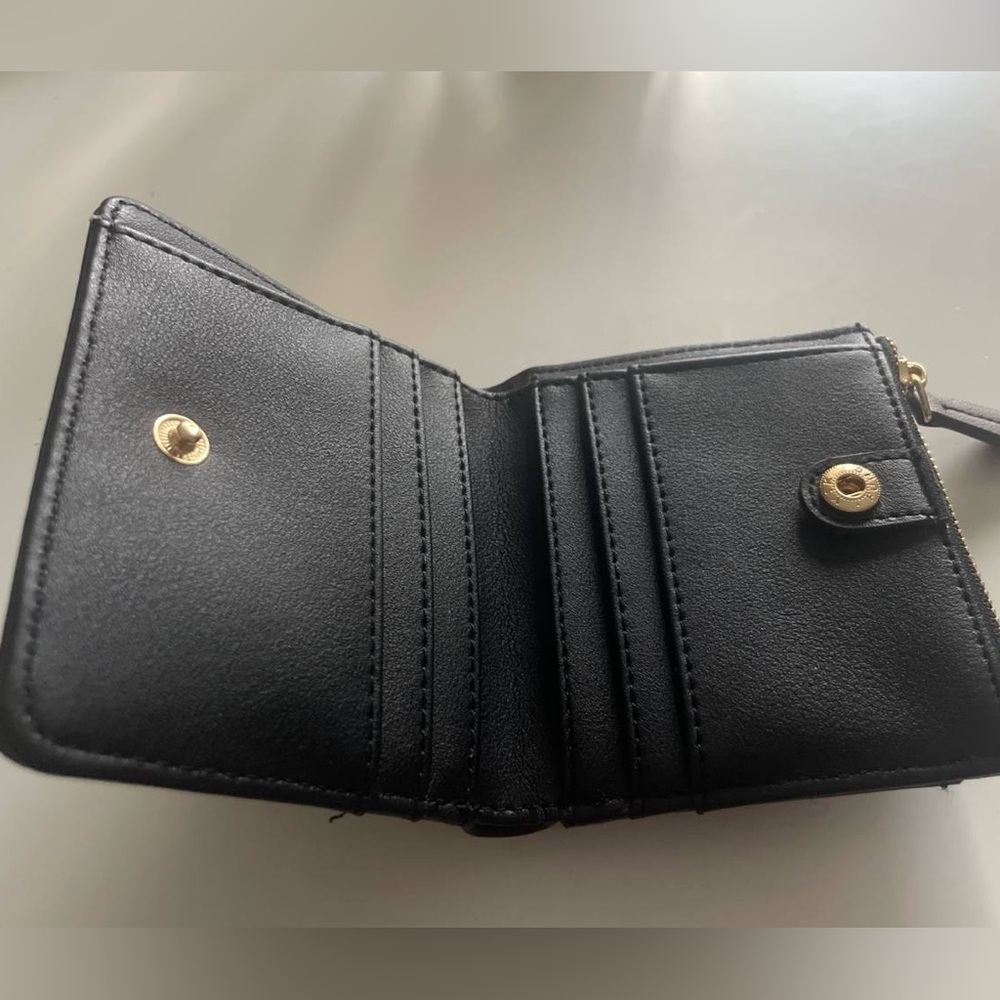 Steve Madden Black Wallet with Gold Detail - Picture 4 of 6